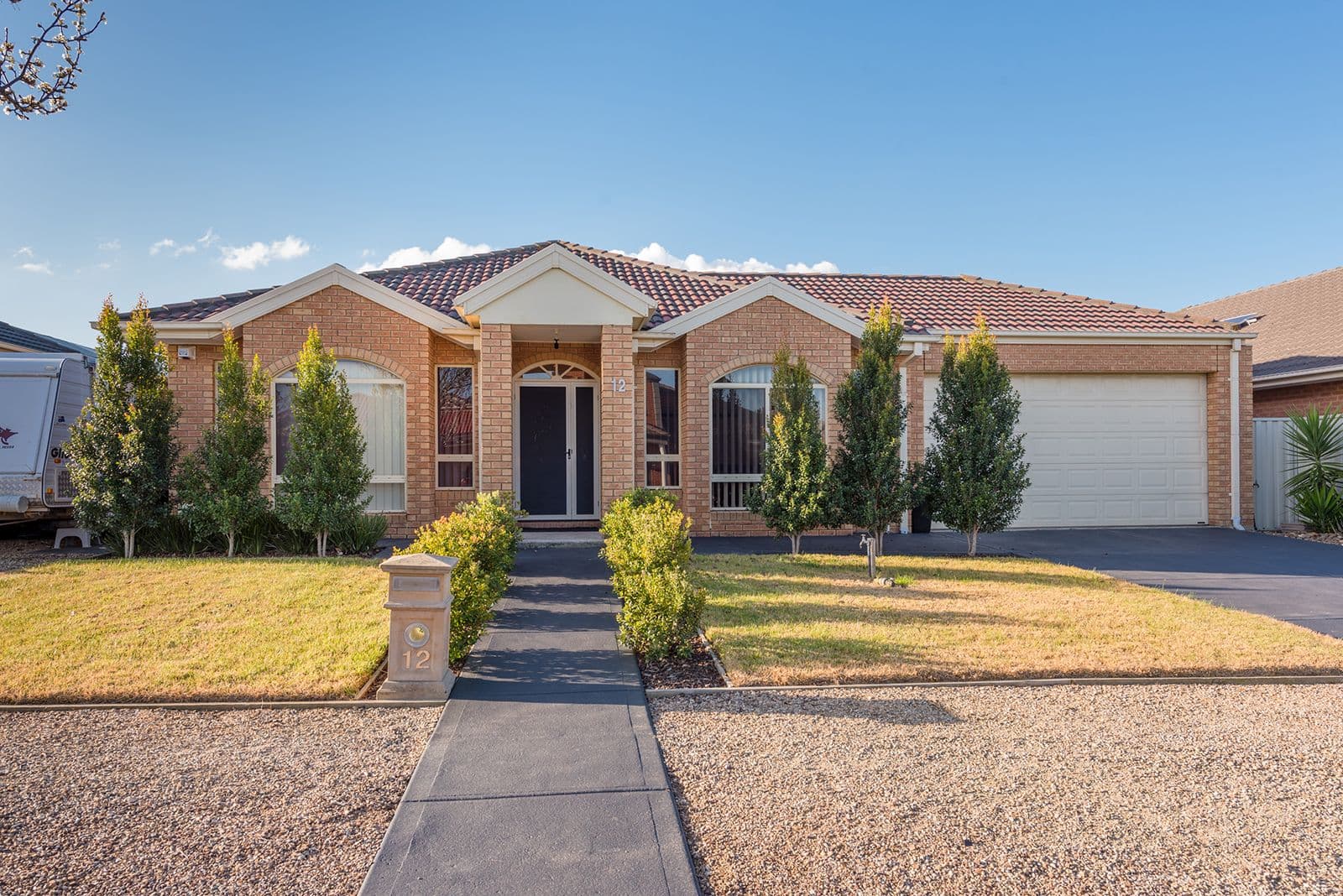 12 Pine Valley Rise, Craigieburn VIC 3064, Craigieburn - Thumbnail 2