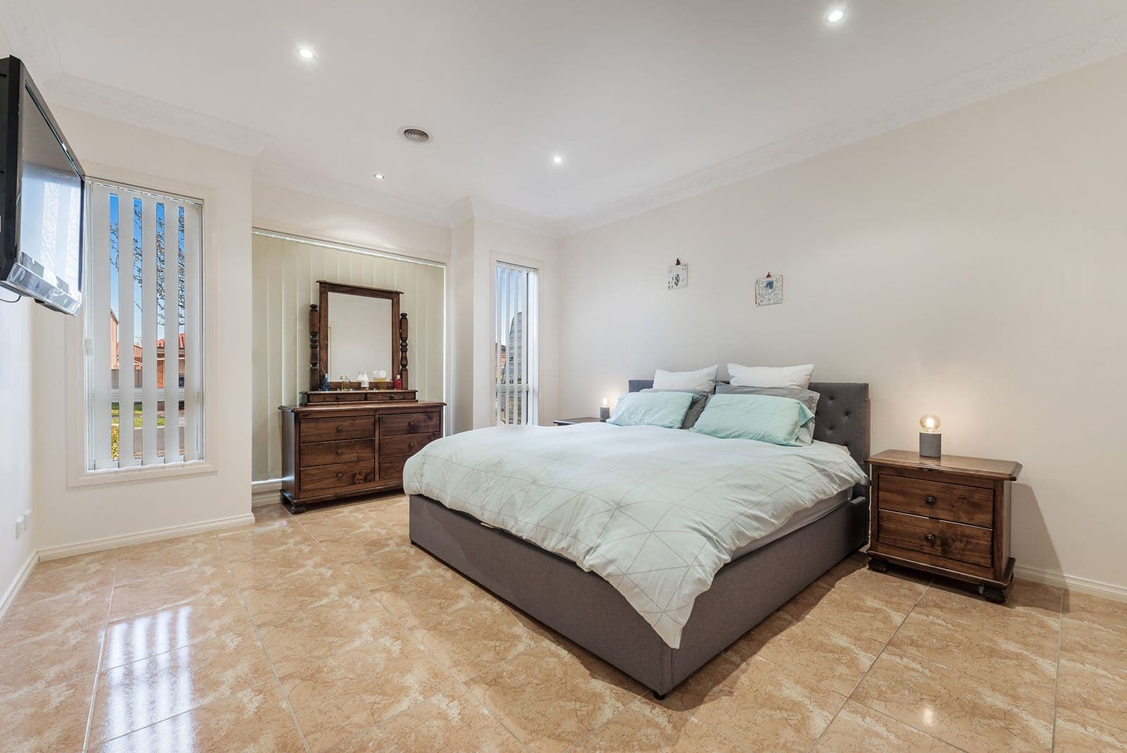 12 Pine Valley Rise, Craigieburn VIC 3064, Craigieburn - Thumbnail 5