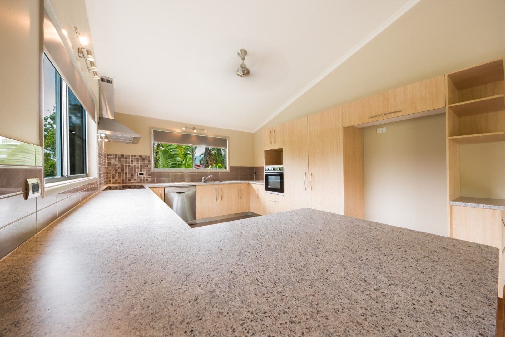 14 Macarthur Drive, Cannonvale QLD 4802, Cannonvale - Thumbnail 5