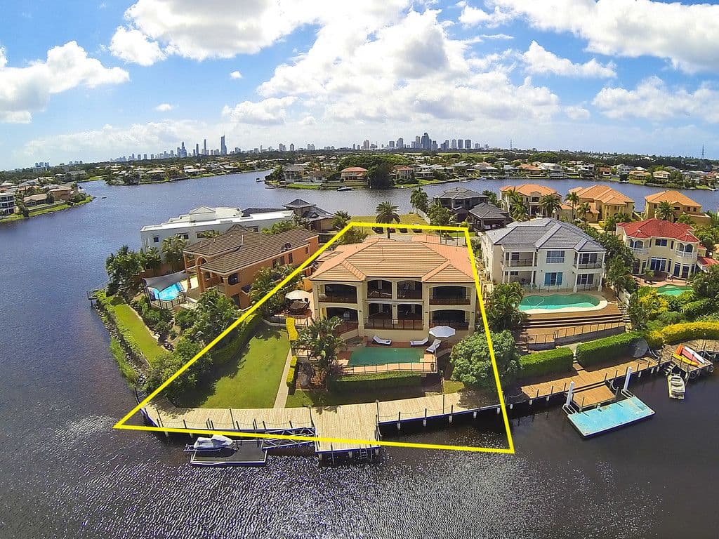 3 Clear Water Bay Avenue, Clear Island Waters QLD 4226, Clear Island Waters - Thumbnail 2