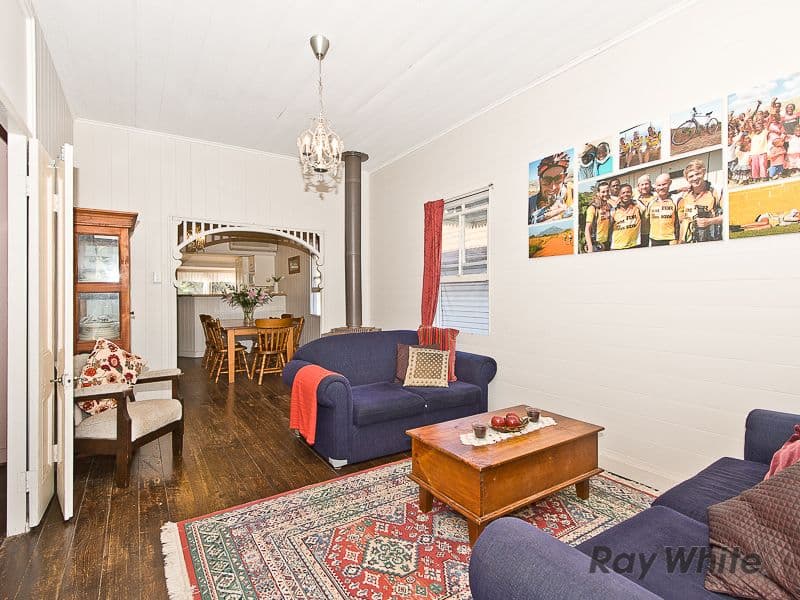 57 Connaught Street, SANDGATE QLD 4017, Sandgate - Thumbnail 2