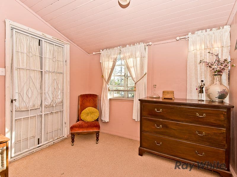 57 Connaught Street, SANDGATE QLD 4017, Sandgate - Thumbnail 7