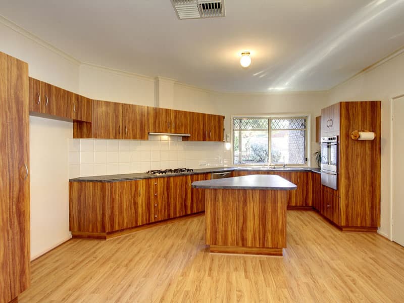 28 Valleyview Crescent, Hackham West - Thumbnail 3