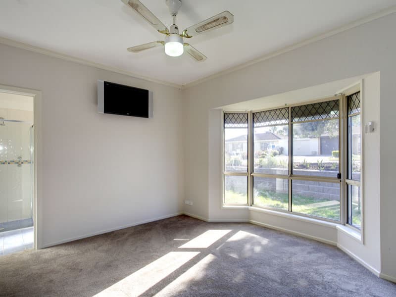 28 Valleyview Crescent, Hackham West - Thumbnail 5