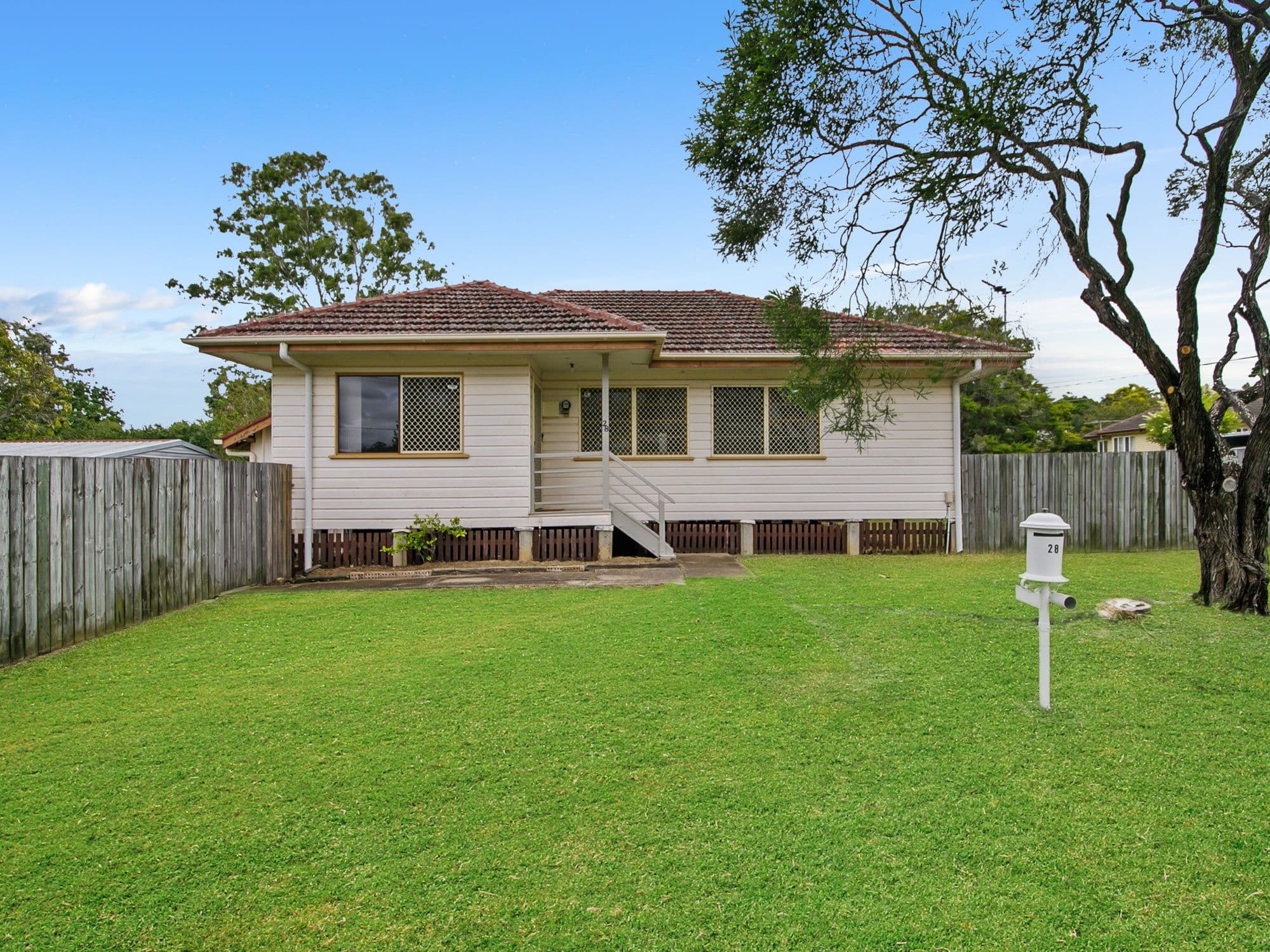28 Cape Street, Holland Park QLD 4121, Holland Park - Thumbnail 2