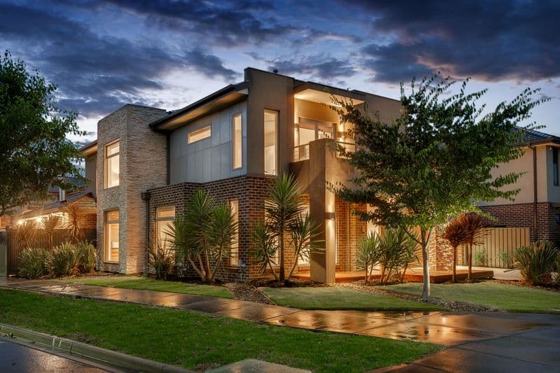 33 Hawkstowe Parade, SOUTH MORANG VIC 3752, South Morang - Image 1
