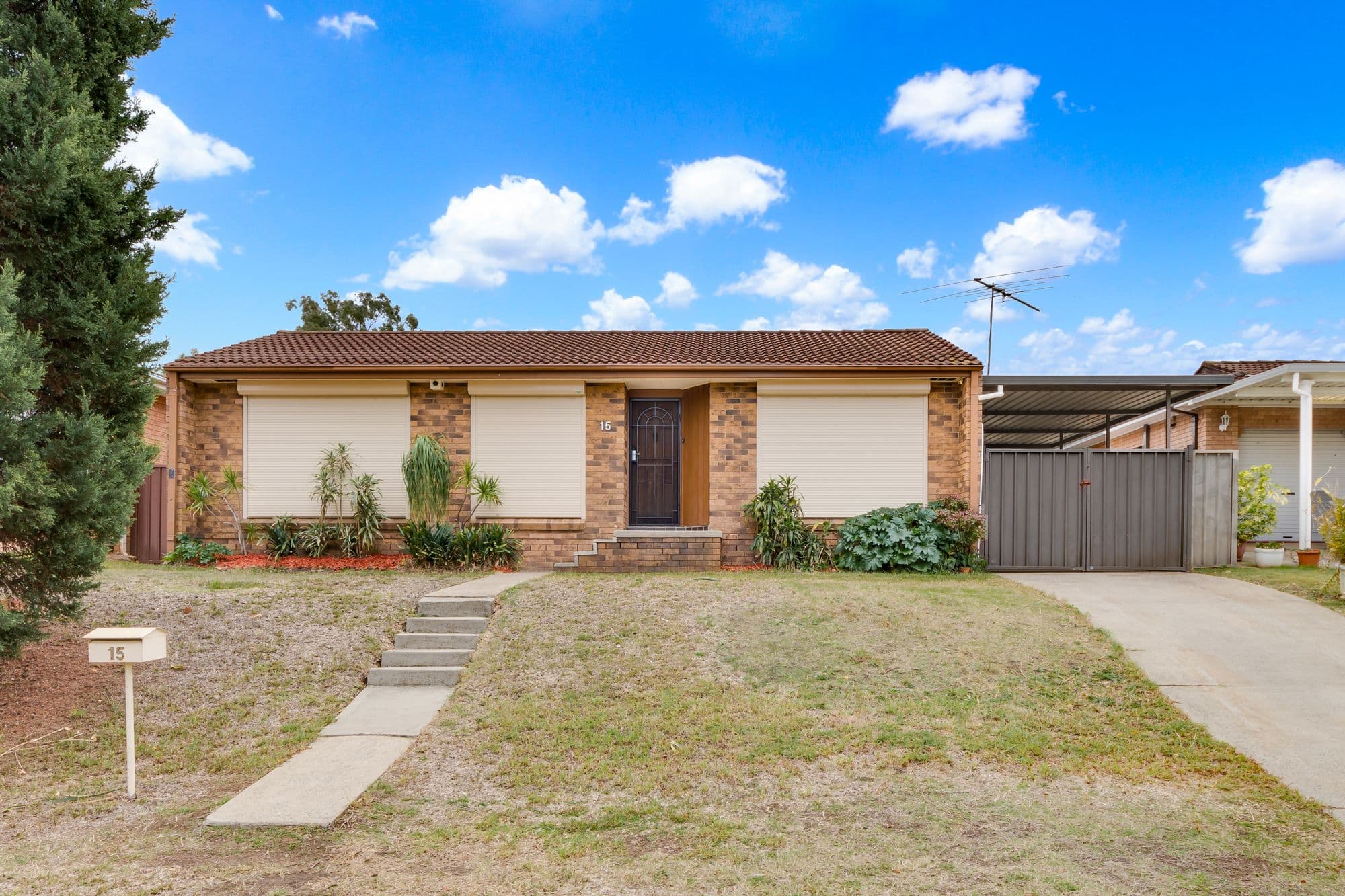 15 Traminer Place, Eschol Park - Image 1