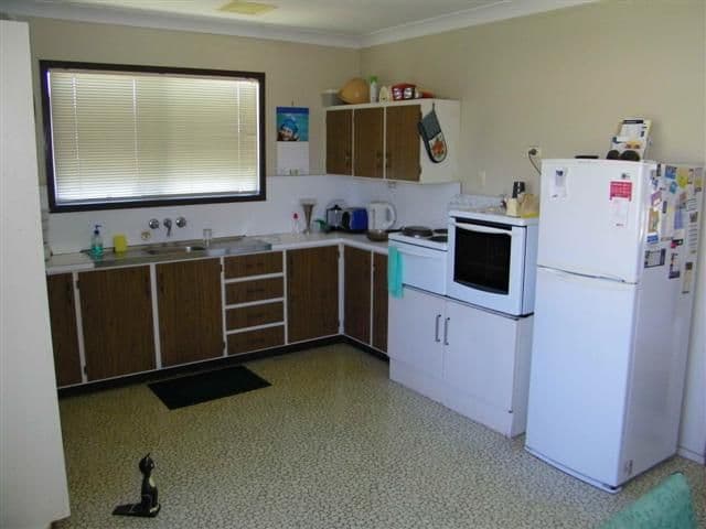 12 Lotus Street, GLADSTONE QLD 4680, Gladstone - Thumbnail 3