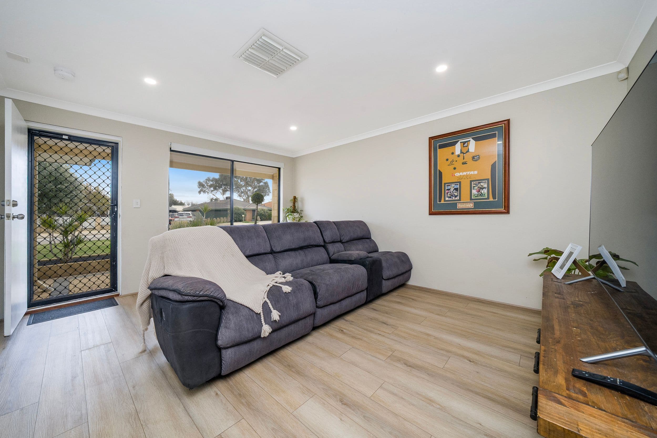 24 Apricot Street, Forrestfield WA 6058, Forrestfield - Thumbnail 4