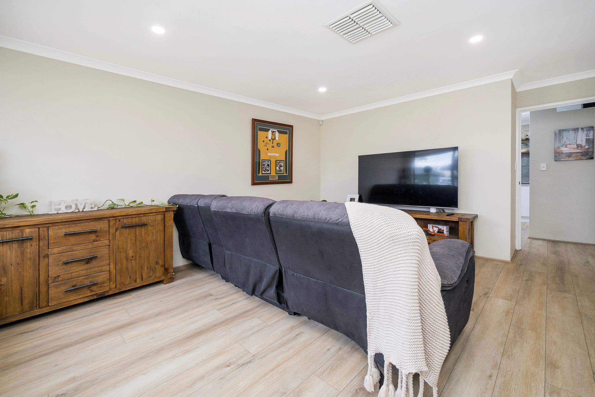 24 Apricot Street, Forrestfield WA 6058, Forrestfield - Thumbnail 5