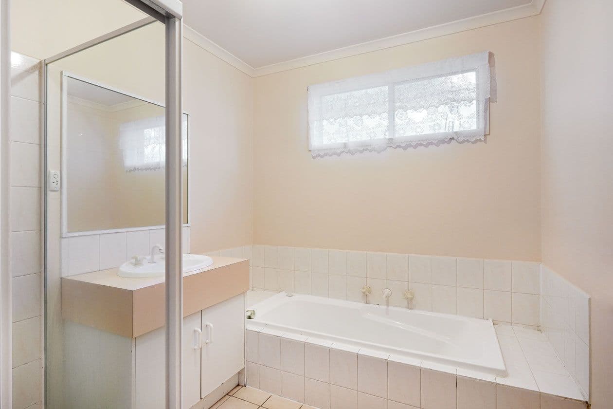 2 Crown Close, OAKLEIGH EAST VIC 3166, Oakleigh East - Thumbnail 6