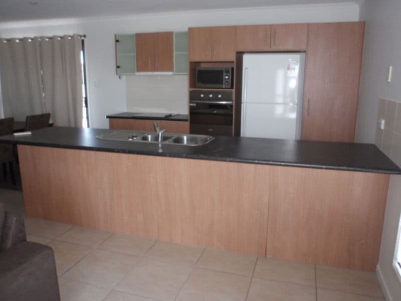 44 Bailey Street, Capella QLD 4723, Capella - Thumbnail 2