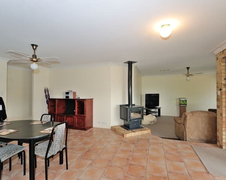 6 Salmon Crescent, WARNBRO WA 6169, Warnbro - Thumbnail 8