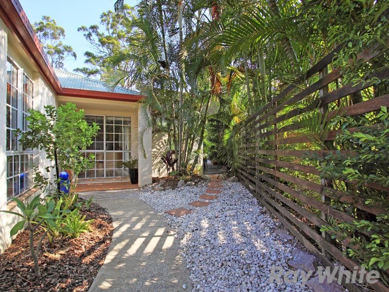 10 Amanda Place, BRIDGEMAN DOWNS QLD 4035, Bridgeman Downs - Thumbnail 3