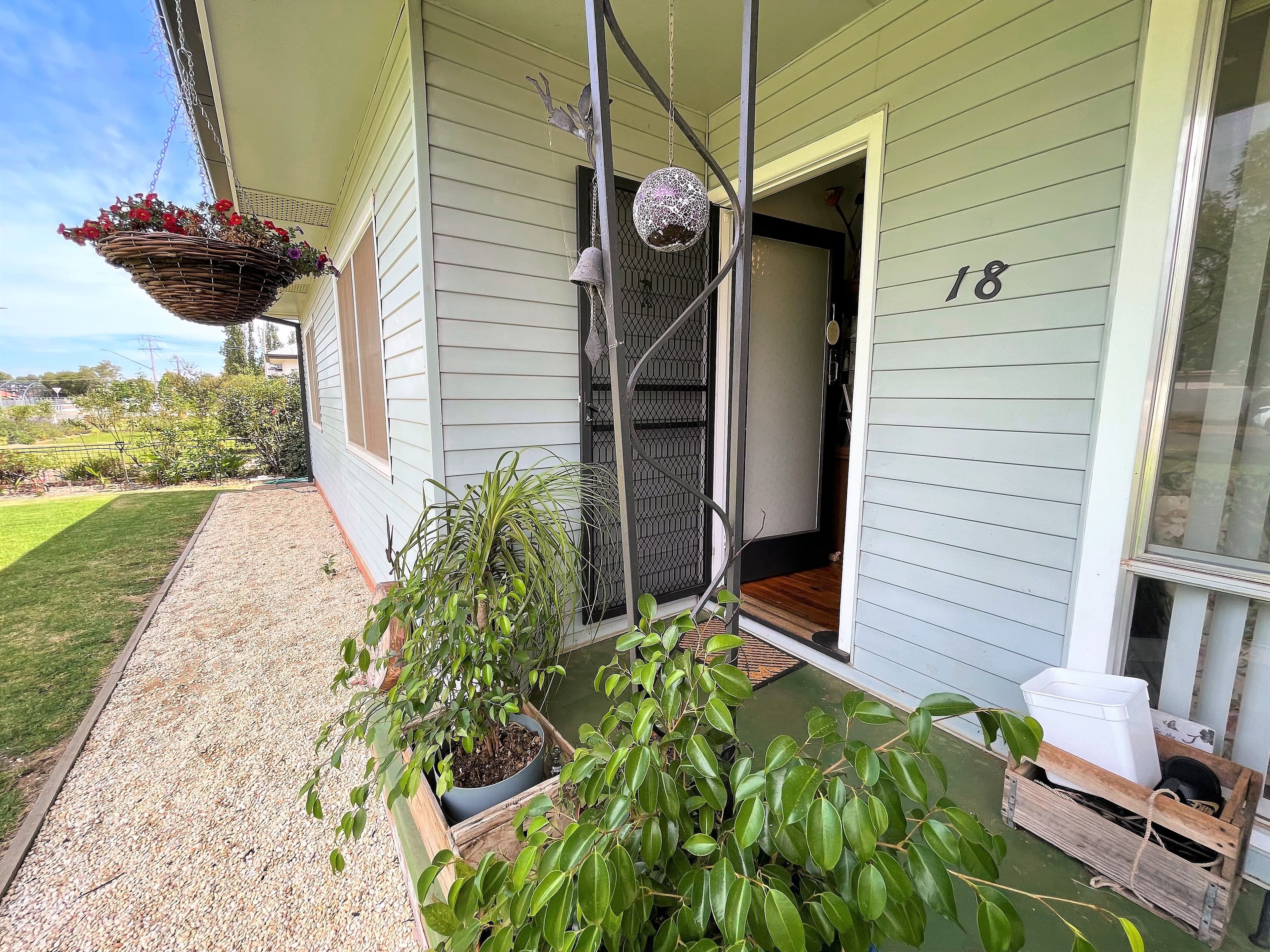 18 Goondooloo Street, Griffith NSW 2680, Griffith - Thumbnail 2