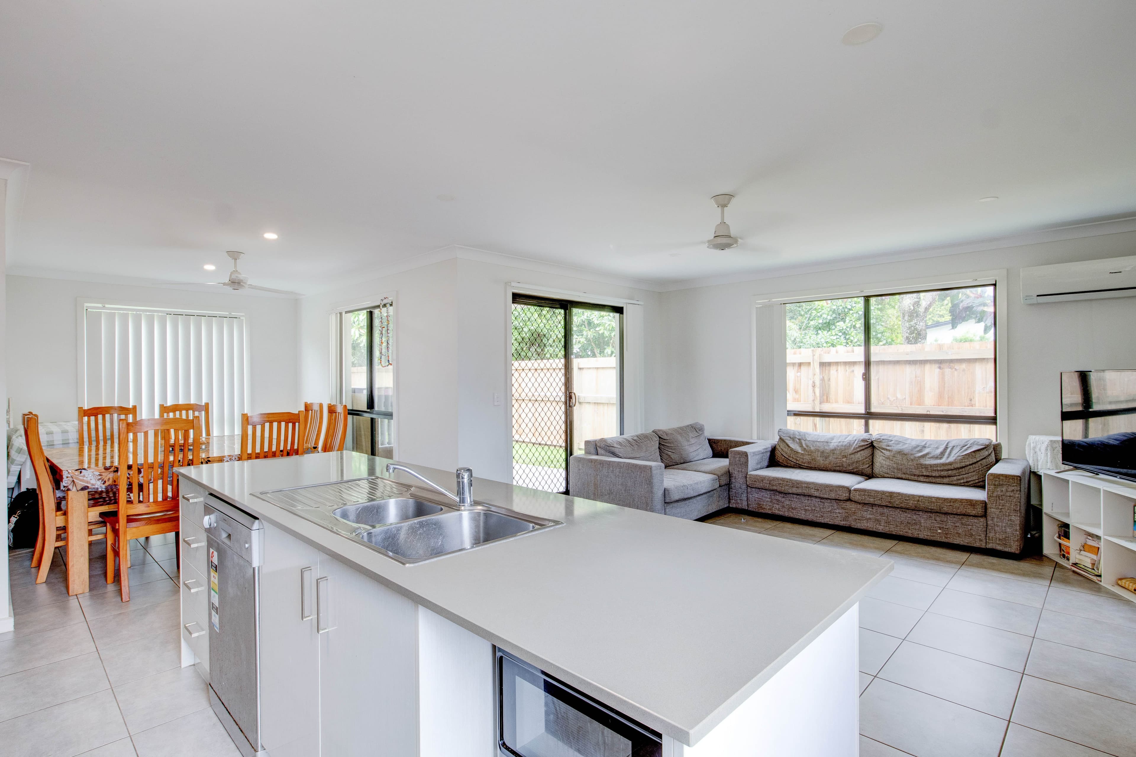 10 Reef Close, Mission Beach QLD 4852, Mission Beach - Thumbnail 3