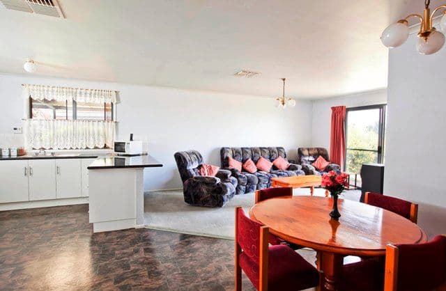 8 Oldenburg Court, NOARLUNGA DOWNS SA 5168, Noarlunga Downs - Thumbnail 3