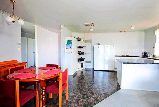 8 Oldenburg Court, NOARLUNGA DOWNS SA 5168, Noarlunga Downs - Thumbnail 5