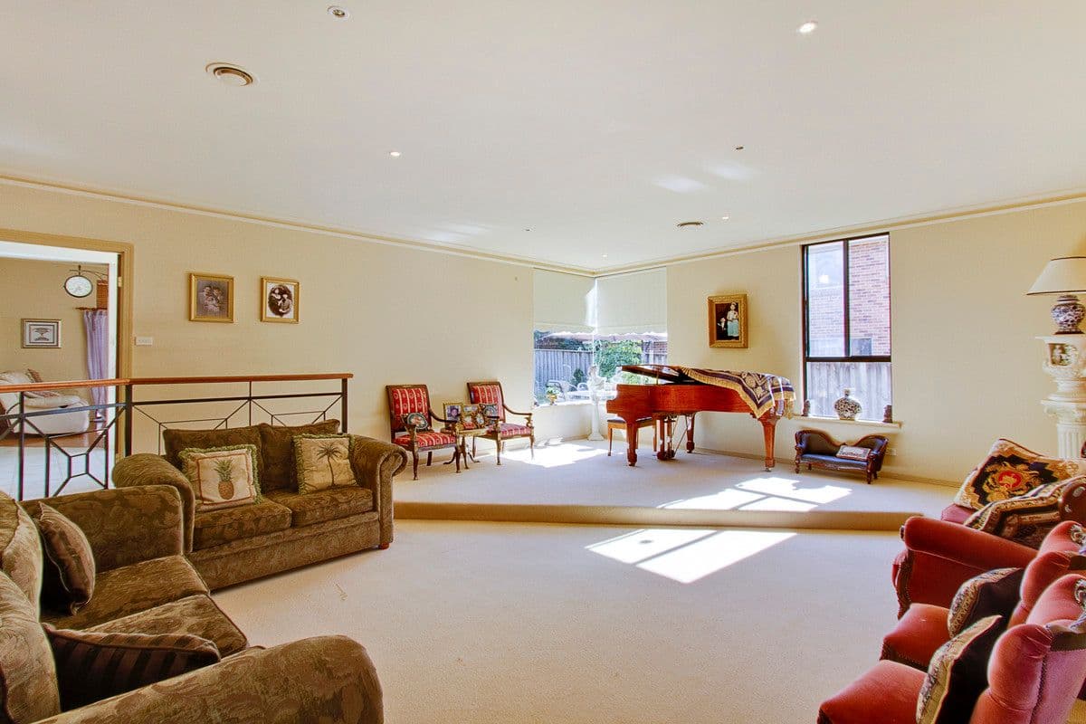 6 Hillsborough Way, BAULKHAM HILLS NSW 2153, Baulkham Hills - Thumbnail 2
