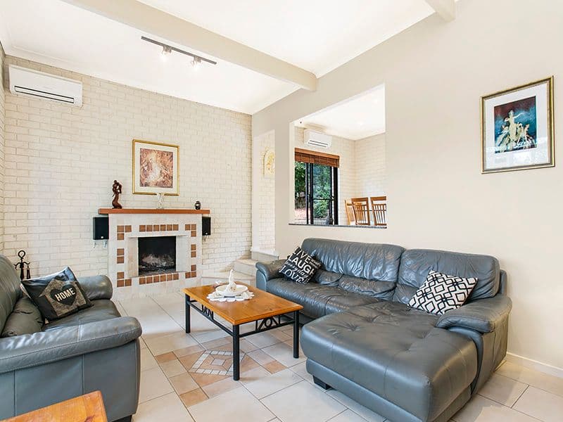 16 Salisbury Place, Gymea - Thumbnail 2