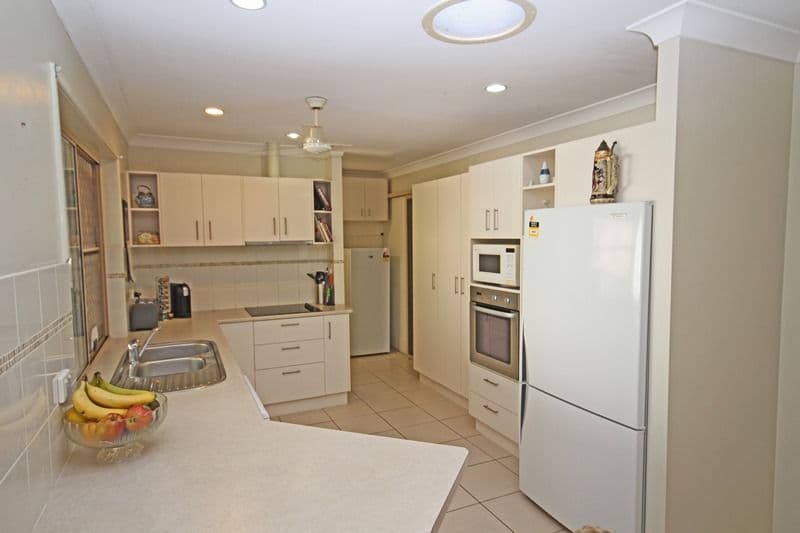 5 Tudor Court, Beerwah QLD 4519, Beerwah - Thumbnail 2