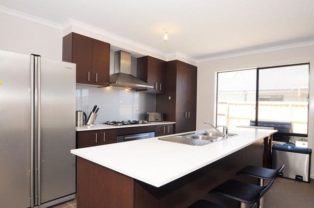 23 Tyler Crescent, TARNEIT VIC 3029, Tarneit - Thumbnail 2