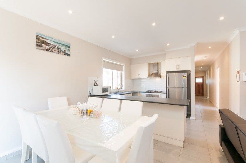 21 Elsternwick Way, CRAIGIEBURN VIC 3064, Craigieburn - Thumbnail 4