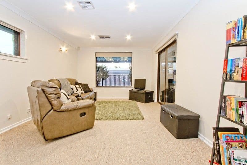 10 Hoylake Crescent, West Lakes SA 5021, West Lakes - Thumbnail 8