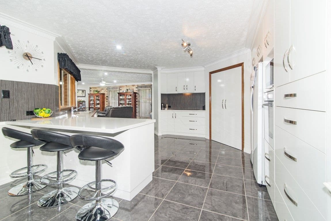 16 Harvey Road, Glenvale QLD 4350, Glenvale - Thumbnail 5