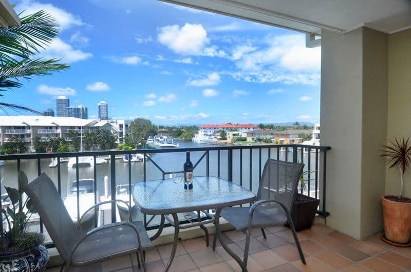 18 Jennifer Avenue, RUNAWAY BAY QLD 4216, Runaway Bay - Thumbnail 2