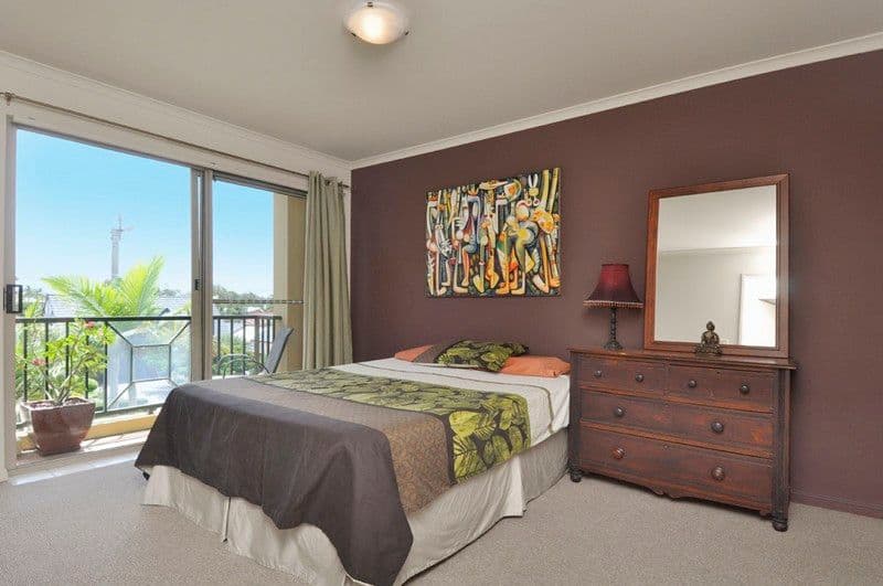 18 Jennifer Avenue, RUNAWAY BAY QLD 4216, Runaway Bay - Thumbnail 5