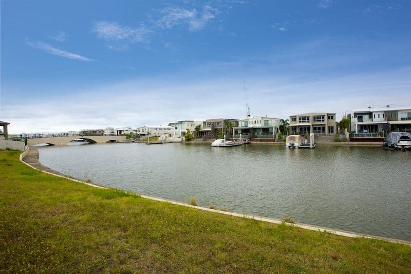 14 Middle Quay Drive, BIGGERA WATERS QLD 4216, Biggera Waters - Thumbnail 3