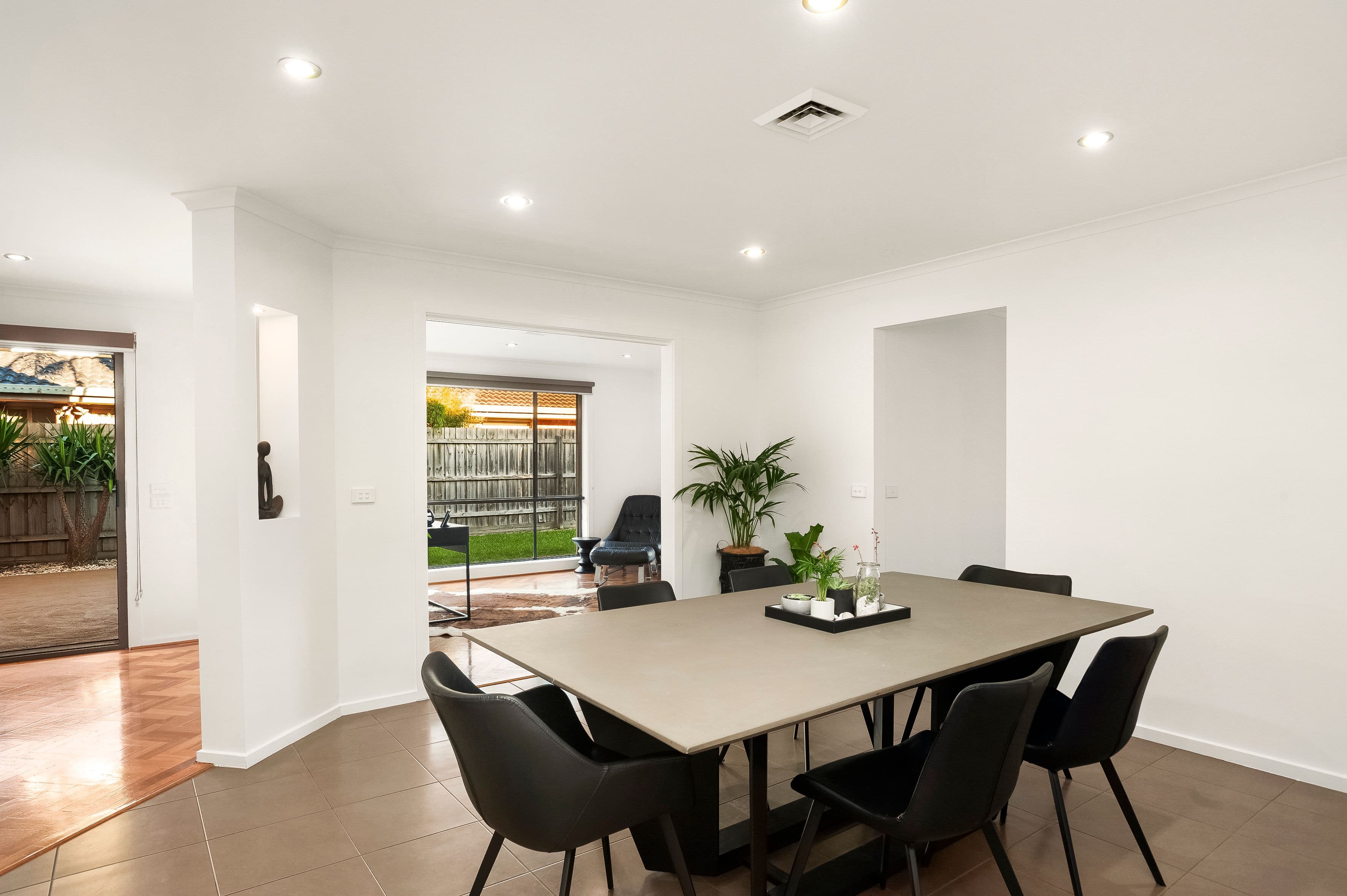 13 St John Place, Rowville VIC 3178, Rowville - Thumbnail 3