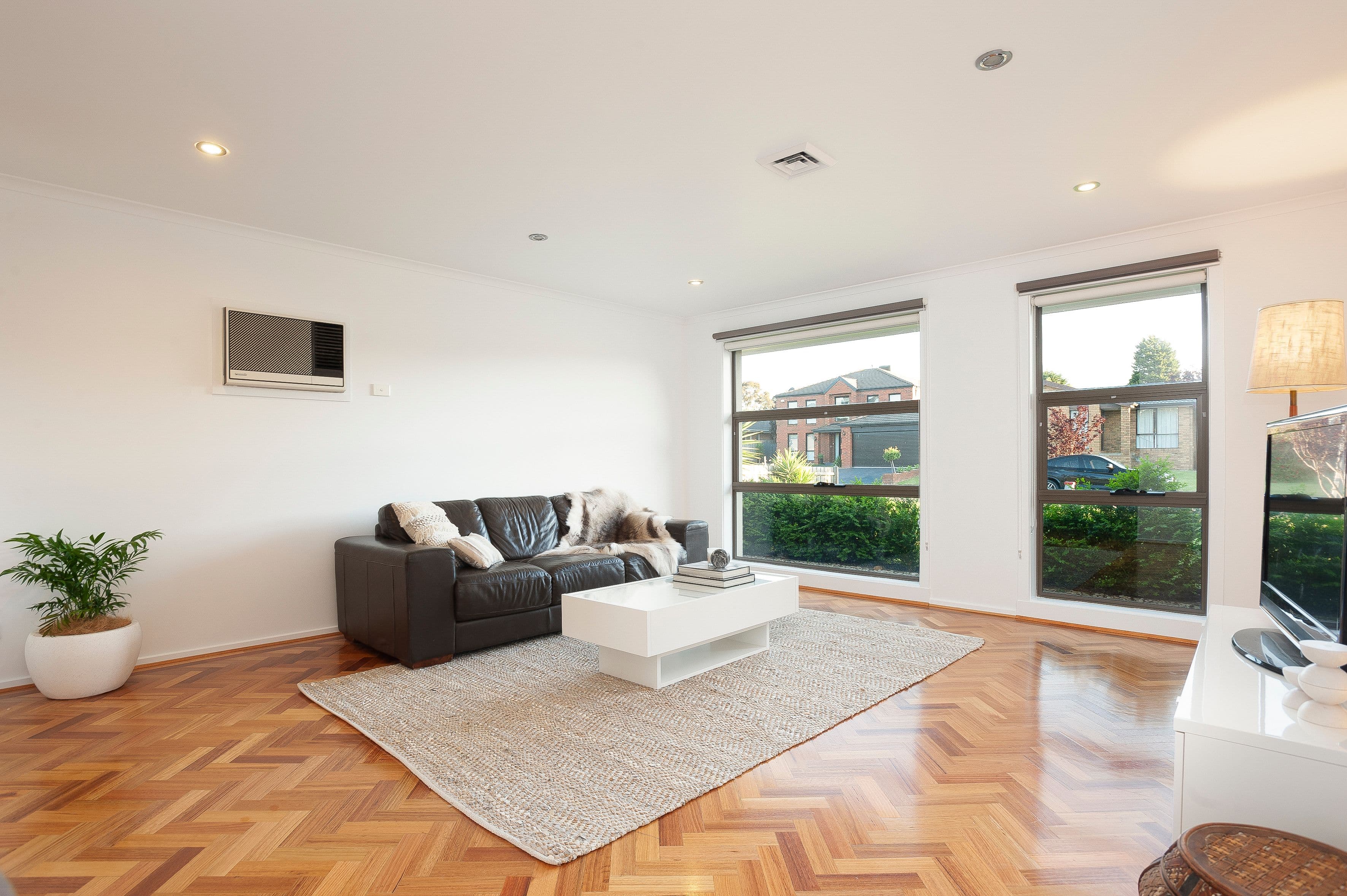 13 St John Place, Rowville VIC 3178, Rowville - Thumbnail 4