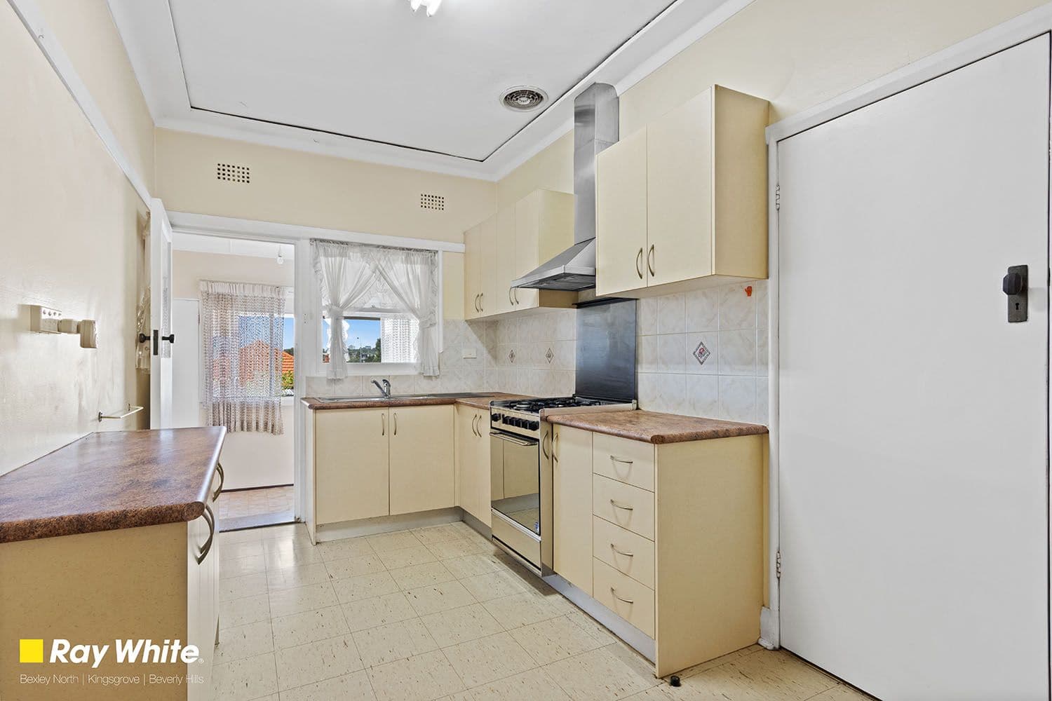 10 Poole Street, Kingsgrove NSW 2208, Kingsgrove - Thumbnail 3
