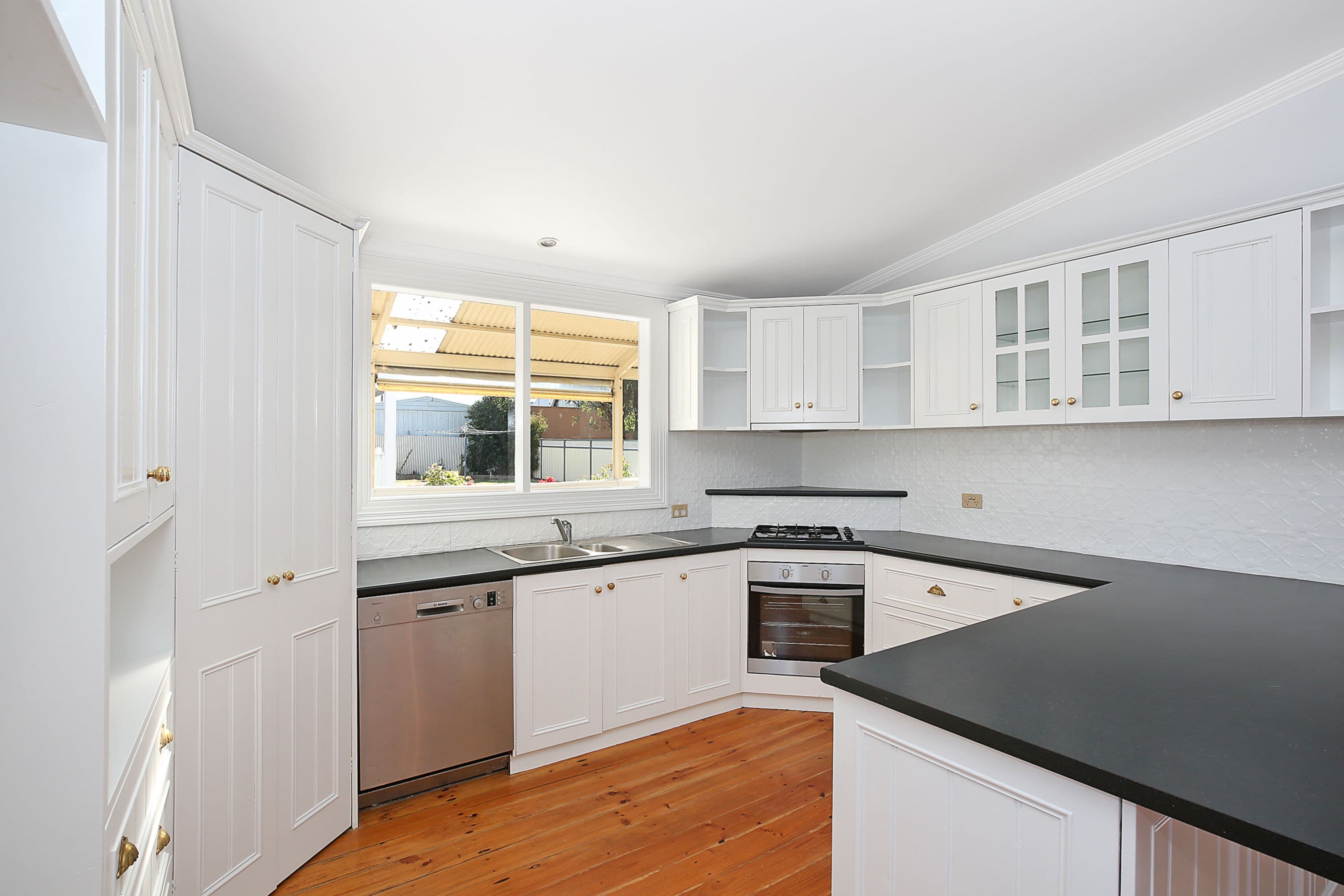 16 Scott Street, Cobden VIC 3266, Cobden - Thumbnail 3