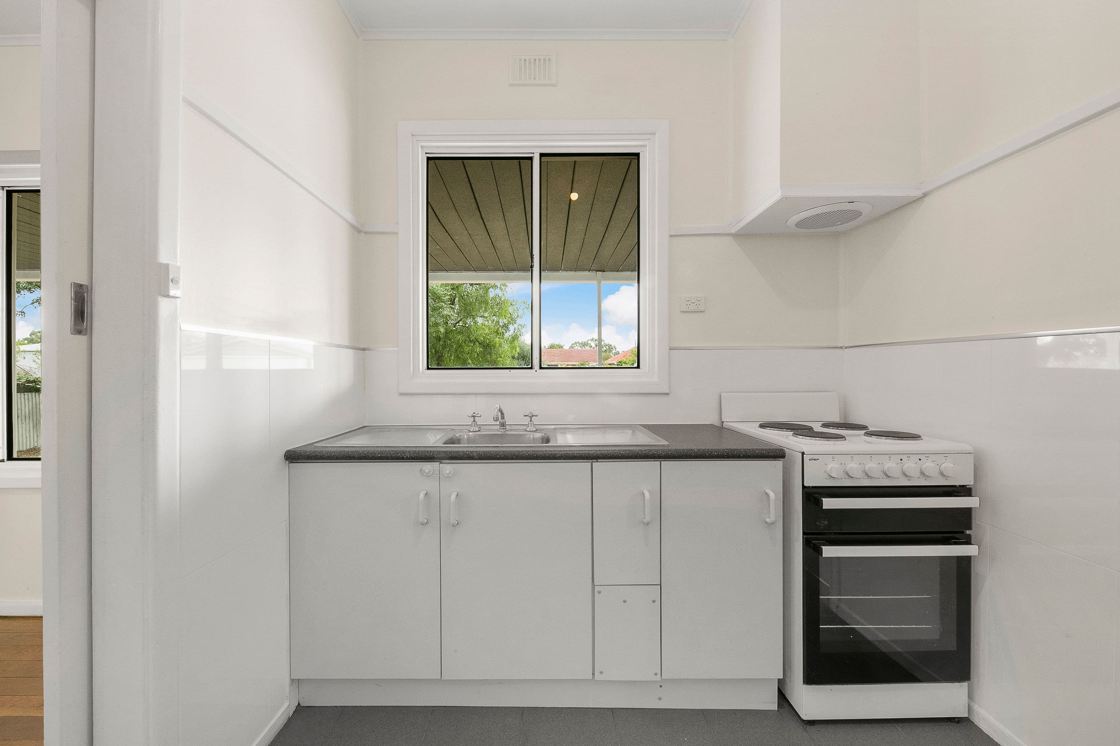 13 Quinn Court, Altona Meadows - Thumbnail 3