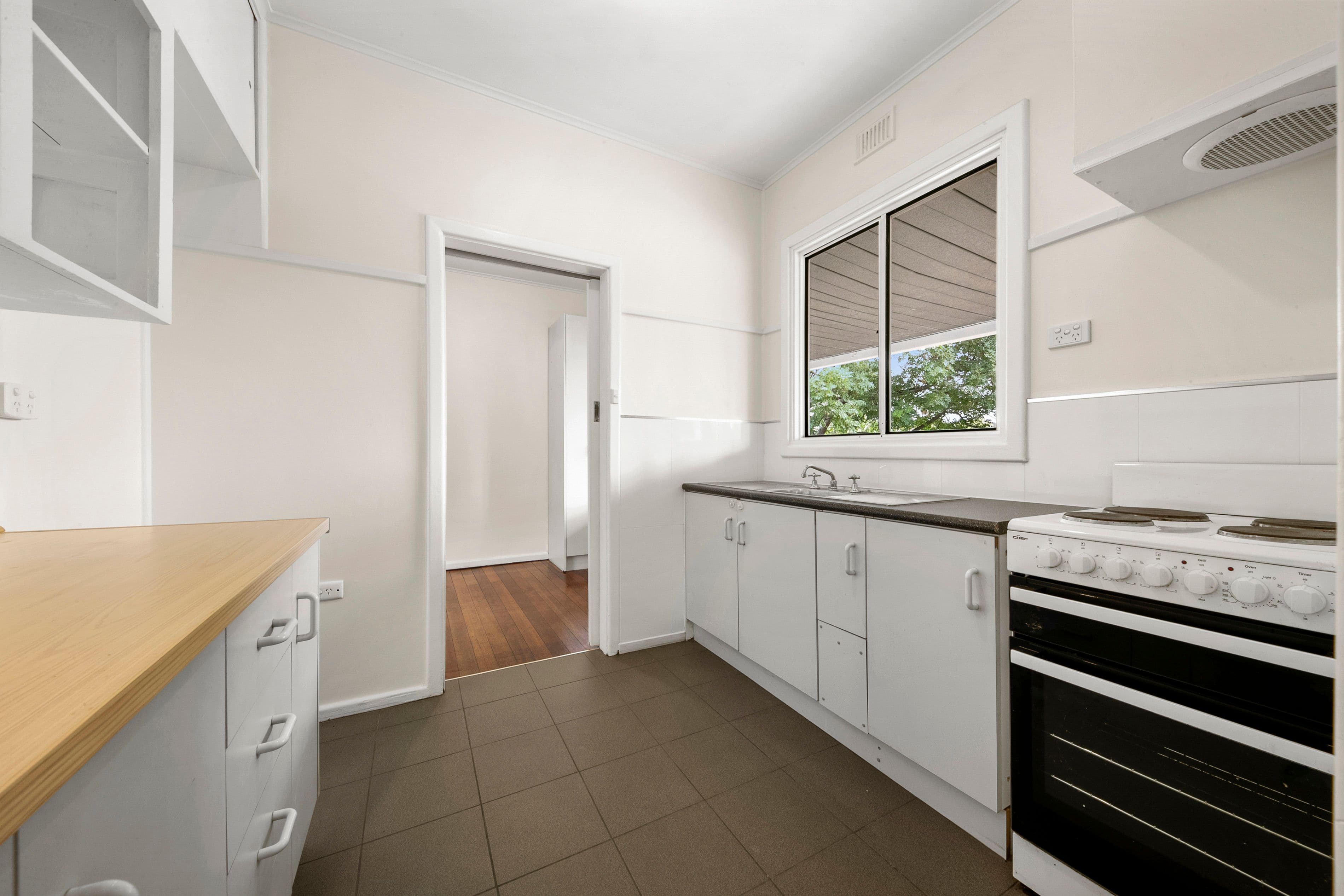 13 Quinn Court, Altona Meadows - Thumbnail 4