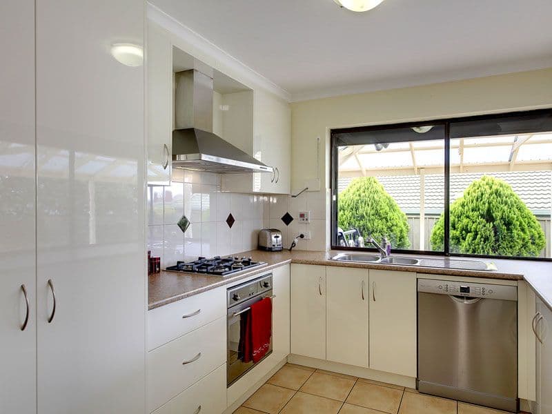 13 Babbacombe Drive, MOANA SA 5169, Moana - Thumbnail 2