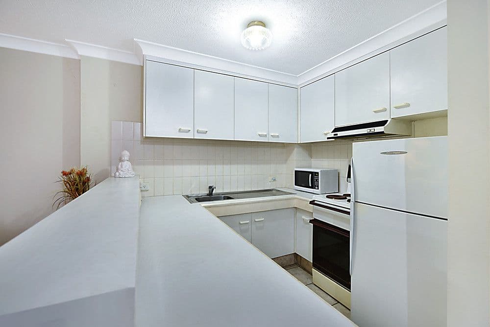 24 Hamilton Avenue, Surfers Paradise QLD 4217, Surfers Paradise - Thumbnail 5