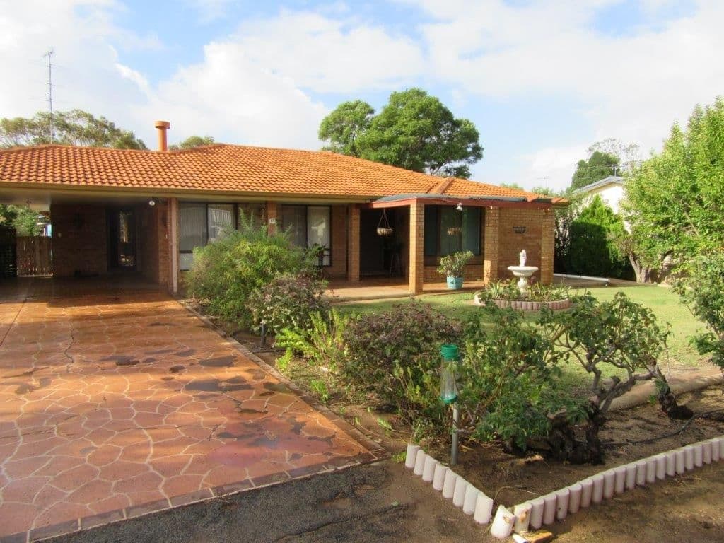 17 Slaughter Street, Three Springs WA 6519, Three Springs - Image 1
