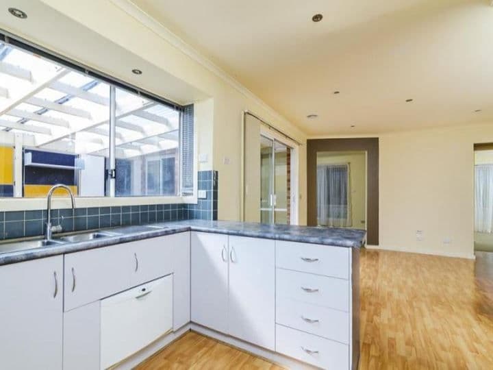 27 Callistamon Drive, Hoppers Crossing VIC 3029, Hoppers Crossing - Thumbnail 2
