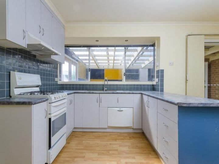 27 Callistamon Drive, Hoppers Crossing VIC 3029, Hoppers Crossing - Thumbnail 4