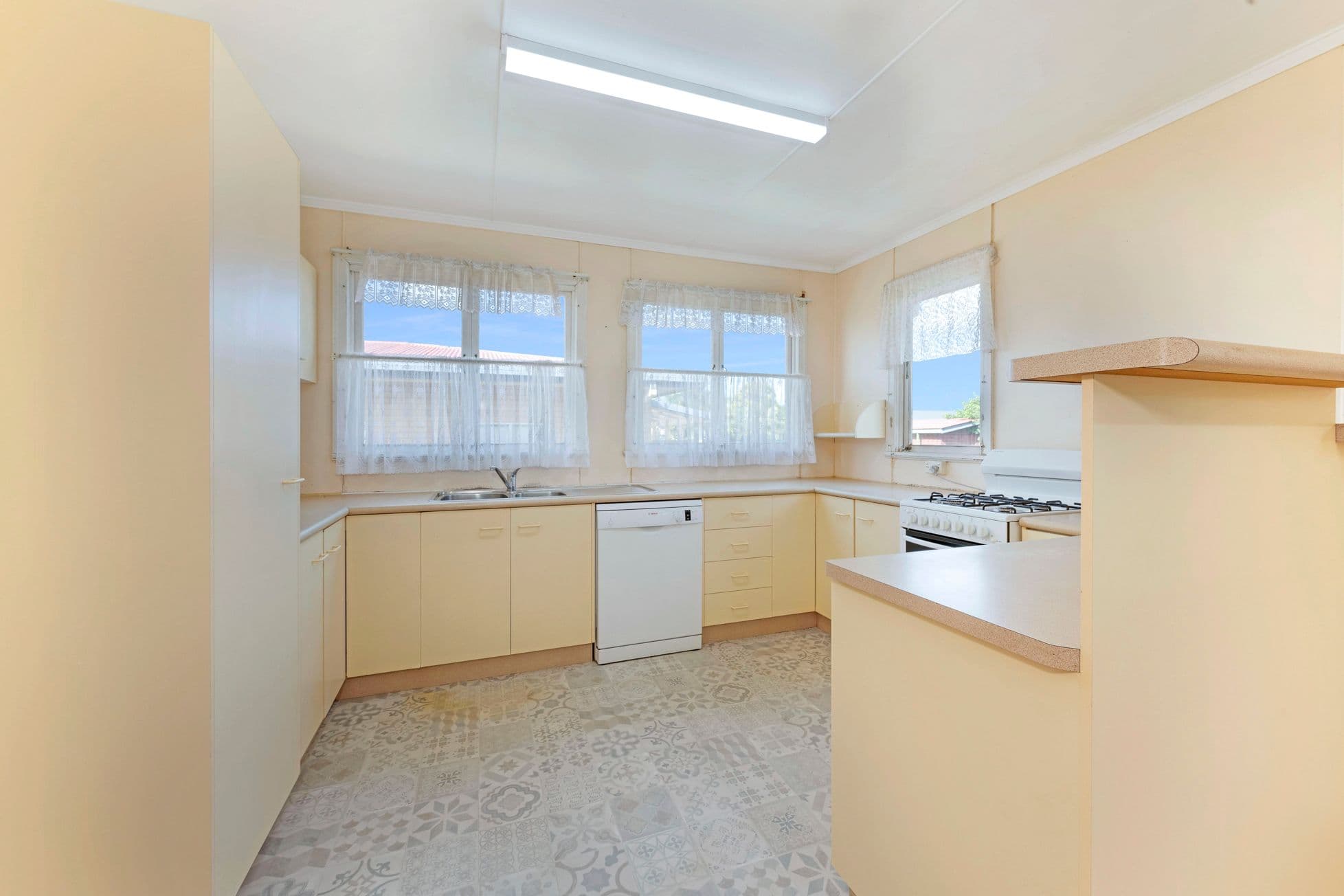 5 Walsh Street, Walkervale QLD 4670, Walkervale - Thumbnail 3