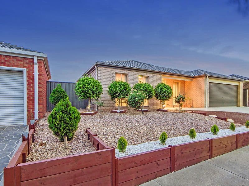 4 Silver Gum Street, Wyndham Vale VIC 3024, Wyndham Vale - Thumbnail 2