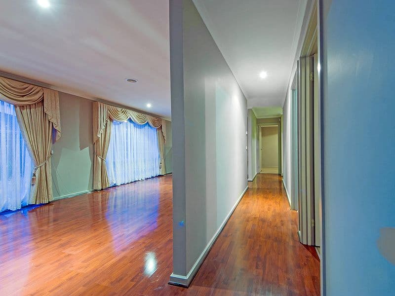4 Silver Gum Street, Wyndham Vale VIC 3024, Wyndham Vale - Thumbnail 7