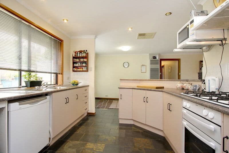 12 Rockley Court, Hillbank SA 5112, Hillbank - Thumbnail 2