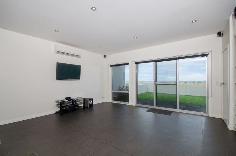 77B Sea Parade, Port Macdonnell SA 5291, Port Macdonnell - Thumbnail 6
