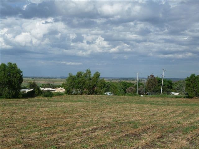 5 Petersens Road, KINGSTHORPE QLD 4400, Kingsthorpe - Image 1
