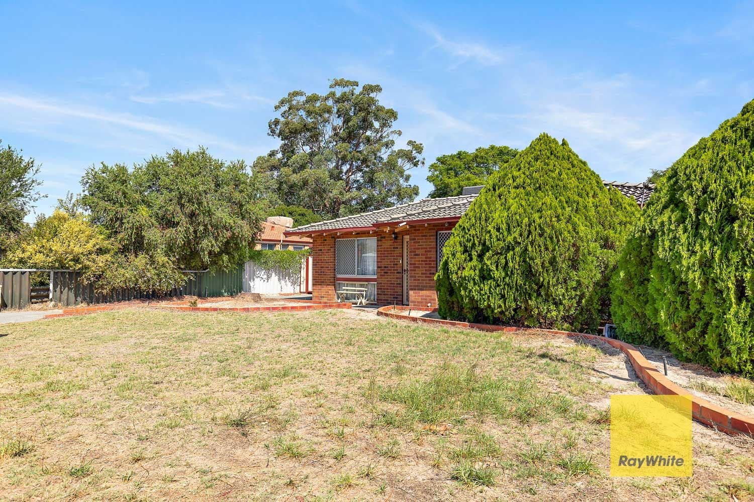 10 Parer Close, Thornlie WA 6108, Thornlie - Image 1